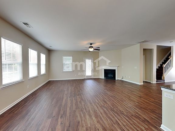 5th image of 1613 Deer Meadows Dr