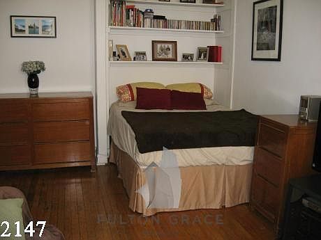 2nd image of 2147 N Fremont St #314
