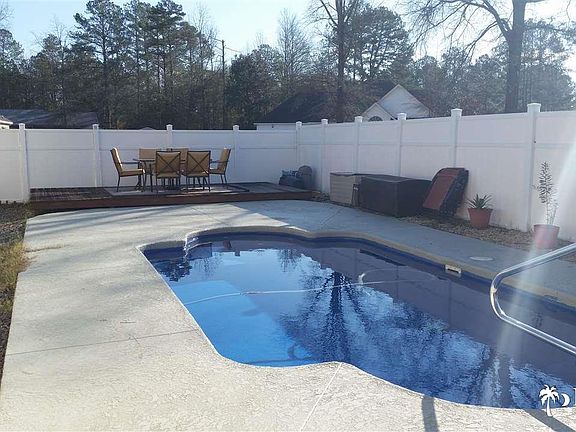 4th image of 306 Magnolia Ln