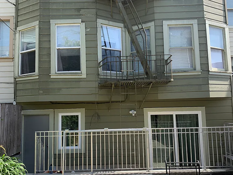 1670 Clay St #1 — Photo 2