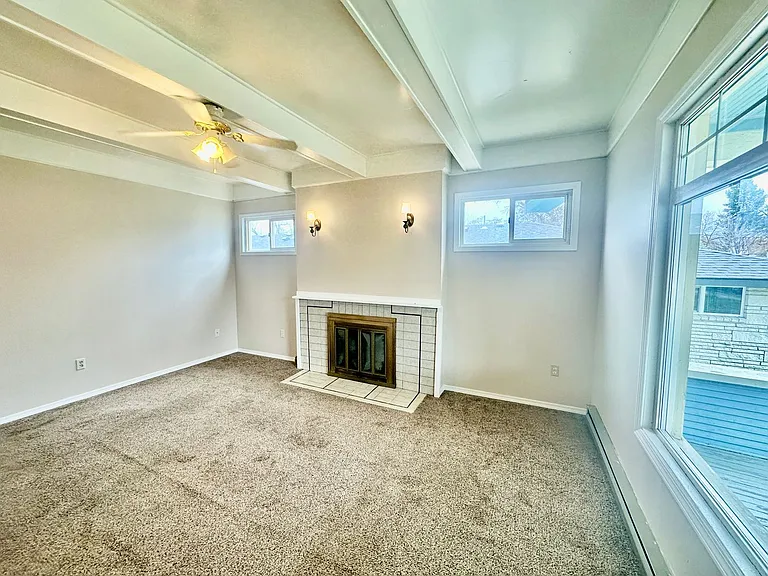 808 W Augusta Ave — Photo 3