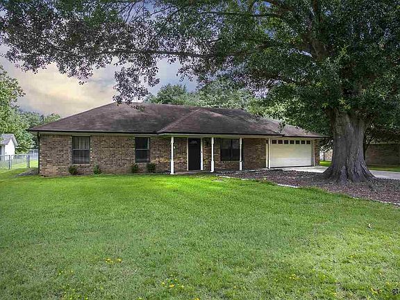 3rd image of 109 Leisure Ln