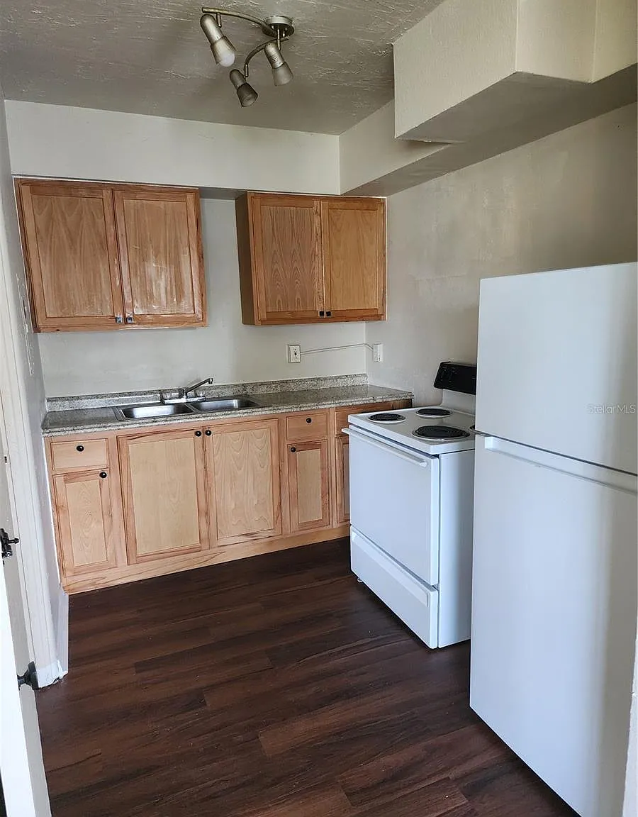 1 bed, 1.0 bath, 550 sqft, $1,200 — Photo 3