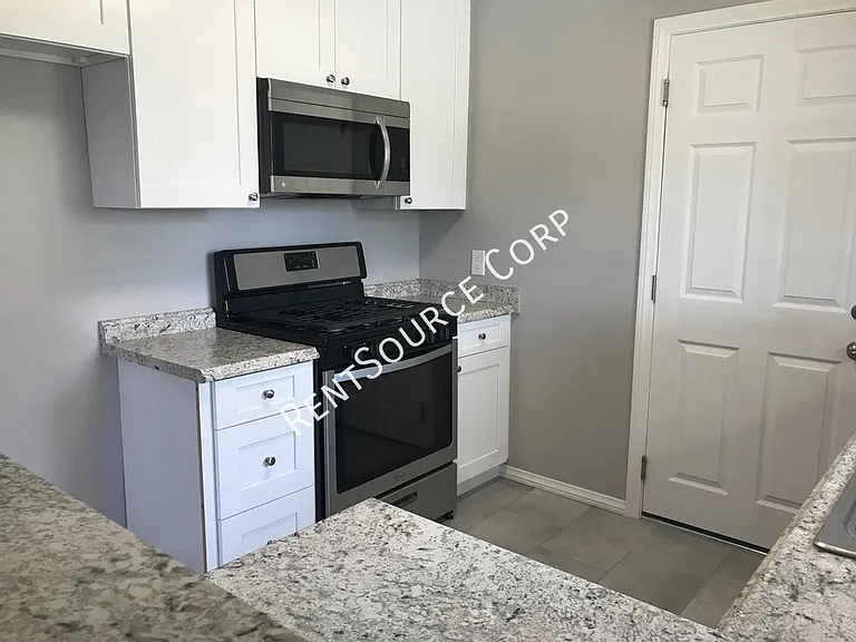 44644 20th St W — Photo 10