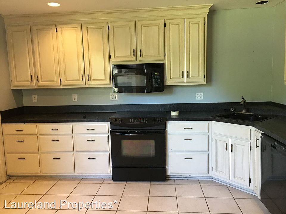 2nd image of 9737 S Lakewood Ave