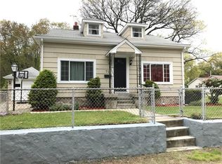 71 Phillips St, Woonsocket, RI 02895