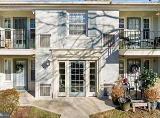 8360 Dunham Ct APT C, Springfield, VA 22152