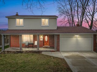 36771 Lodge Dr, Sterling Heights, MI 48312