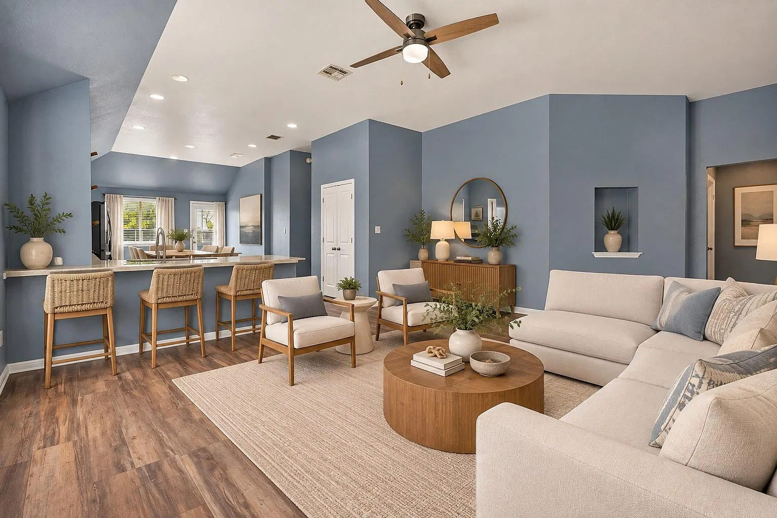 4 bed, 2.0 bath, 1705 sqft, $2,200 — Photo 4