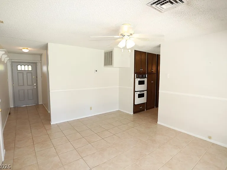 2725 Colanthe Ave — Photo 23