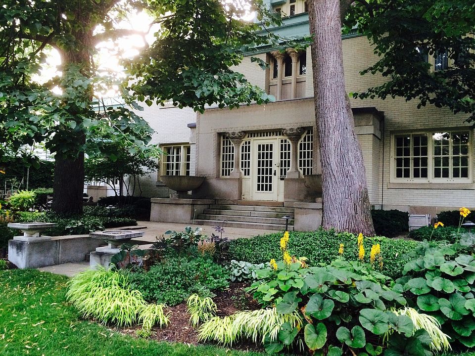 750 W Hutchinson St, Chicago, IL 60613 | Zillow