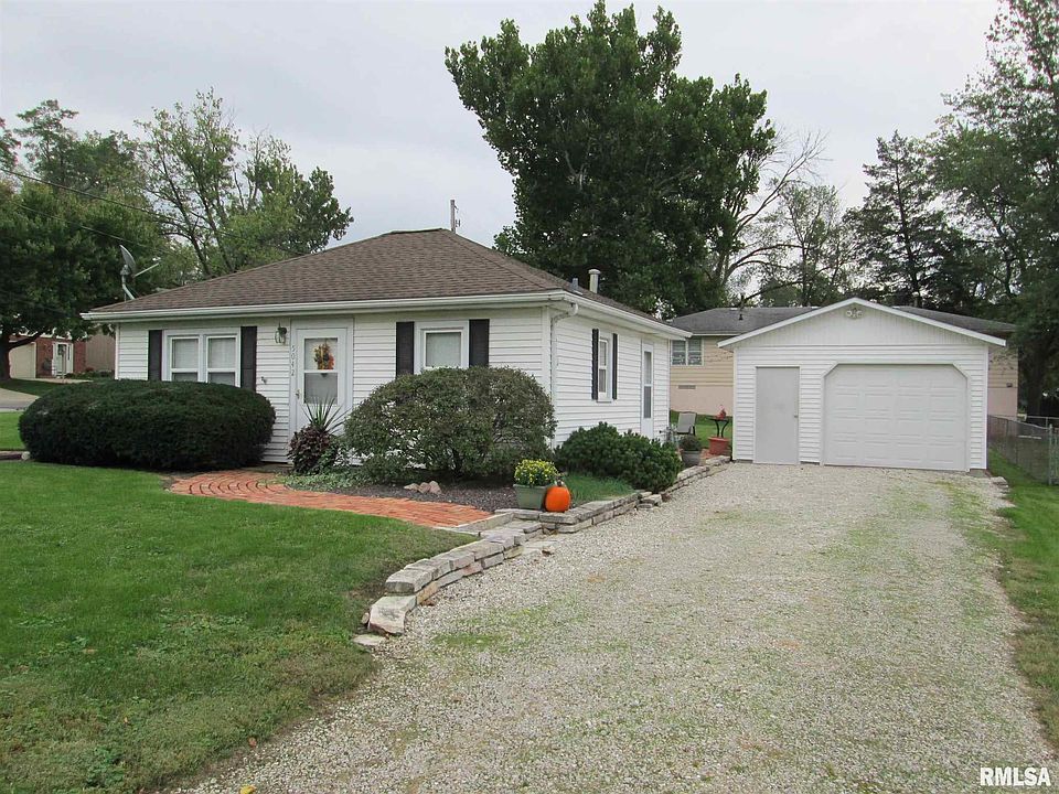 2nd image of 5042 N Lakeside Pl