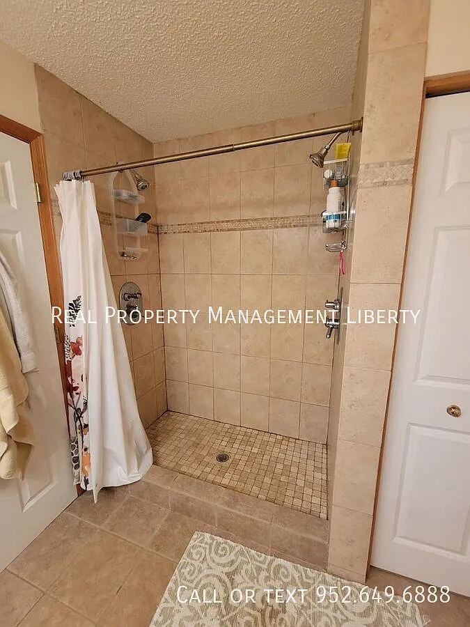 Beautiful 4-Bedroom Home in Quiet Elko New Market Neighborhood — Photo 3