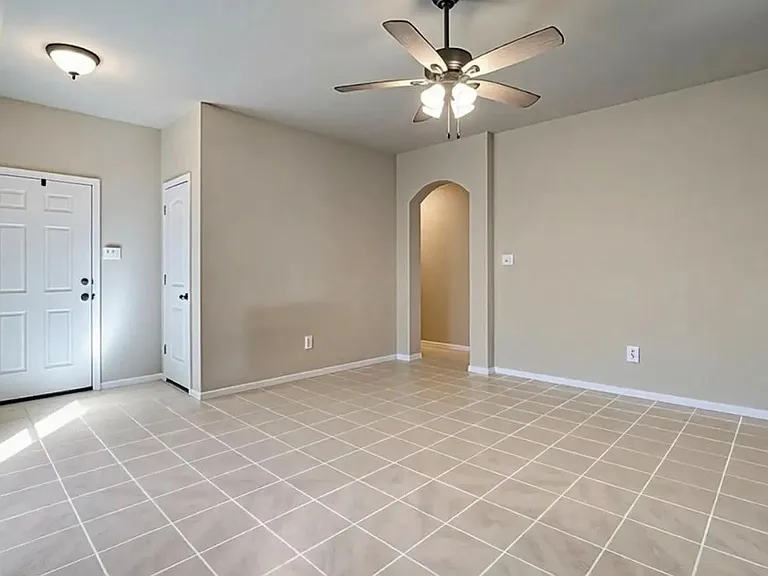1404 Marble St — Photo 18