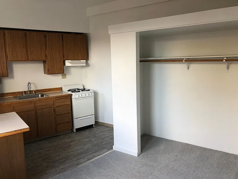 Curtiss Apartments — Photo 15