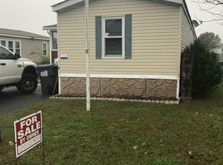 8 Carnation Ln, Port Jervis, NY 12771