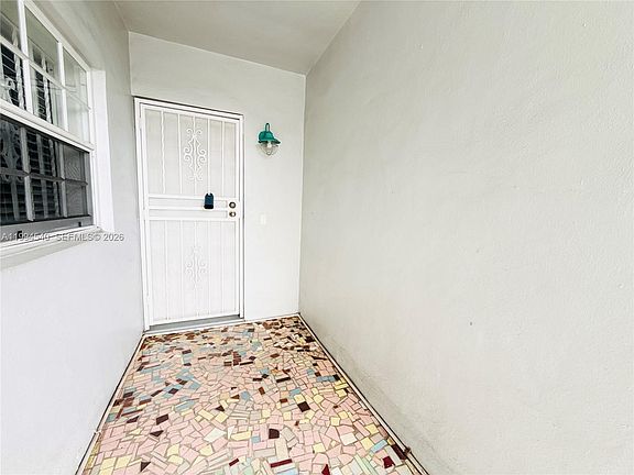 2nd image of 555 SW 16th Ave #11
