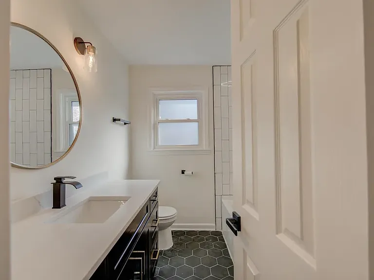 1048 Peterson Lake Rd — Photo 13