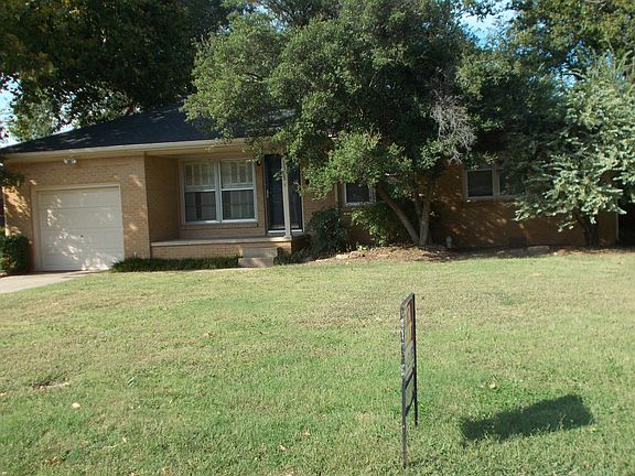 5th image of 1305 Sunset Dr