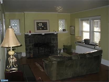 4th image of 3714 Rosemont Ave