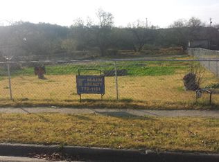 2036 King Arthur St, Eagle Pass, TX 78852