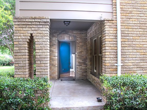 2nd image of 6207 Richmond Ave