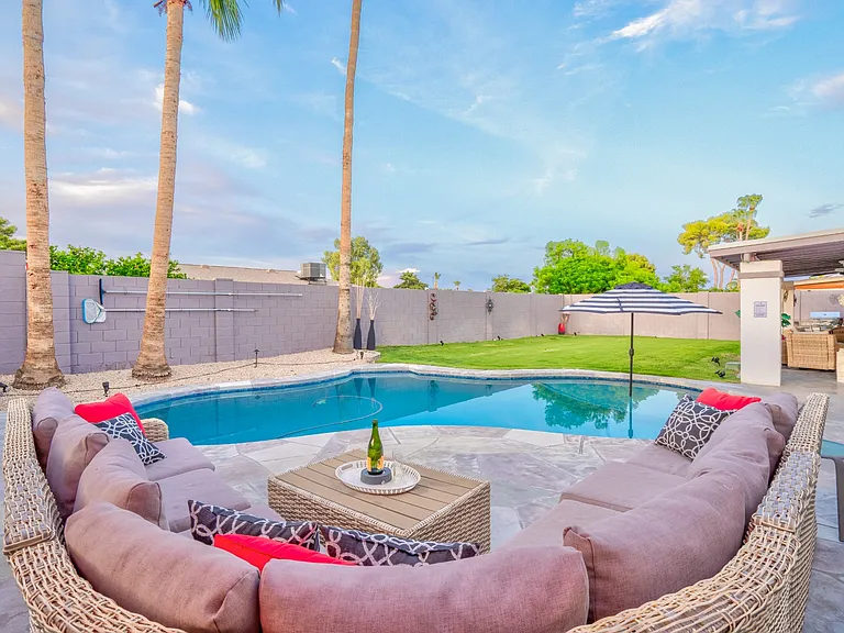 2532 E Desert Cove Ave — Photo 44
