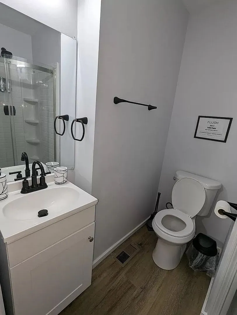 Room in 3 Bedroom Home at Merrill Pl — Photo 1