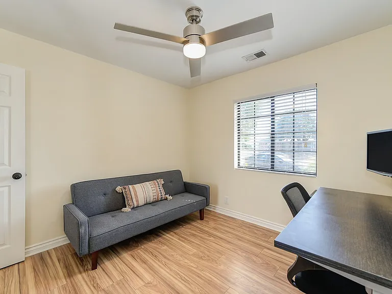 9524 Galston Dr — Photo 17