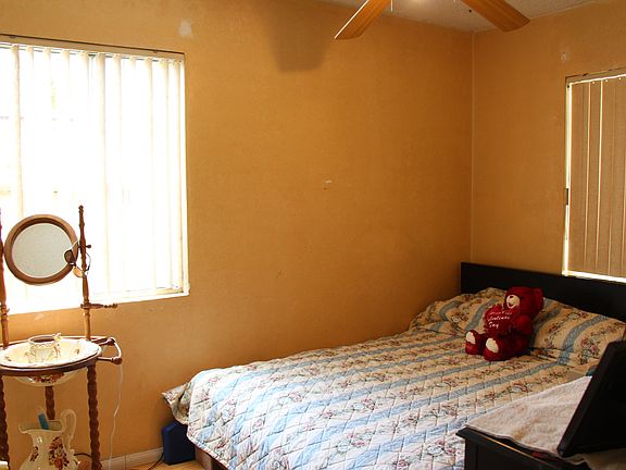 4th image of 13103 Woodridge Ave