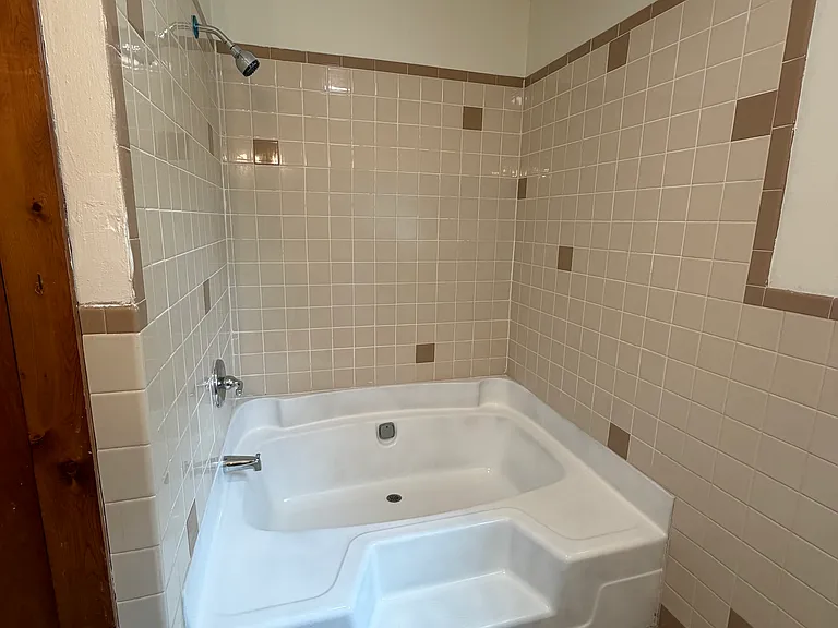 5A Grove St #2 — Photo 15