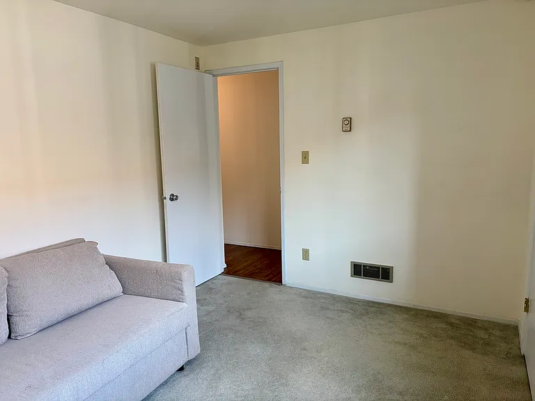 735 N 95th St #C2 — Photo 15