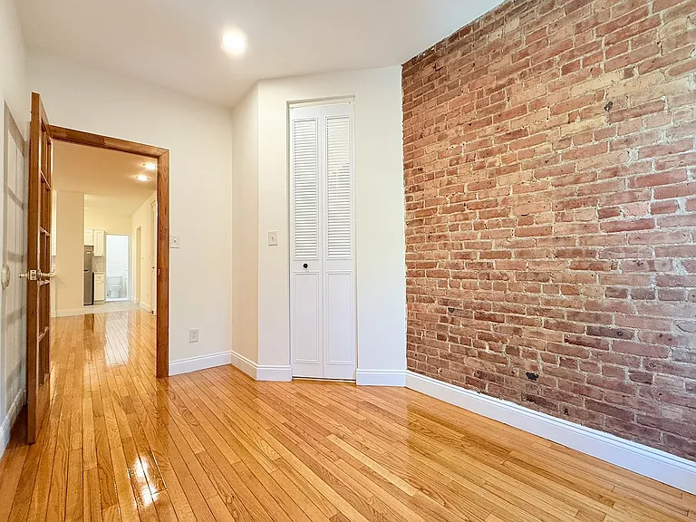 437 W 44th St #2FW — Photo 8