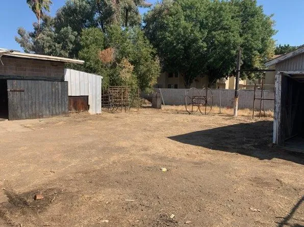 184 E Cherry Ln, Coalinga, CA 93210