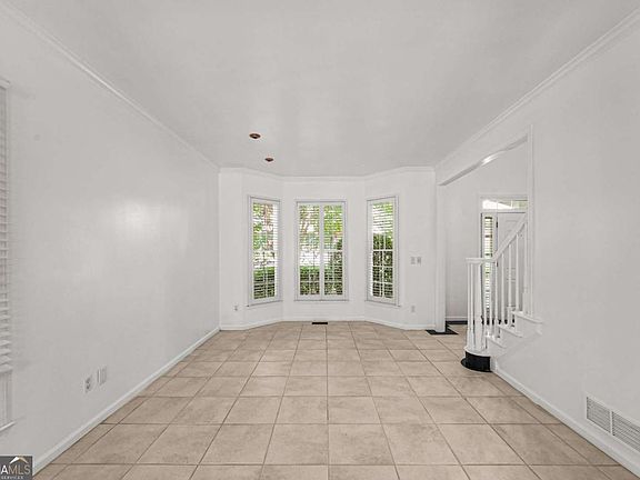 4th image of 1014 Deer Hollow Dr