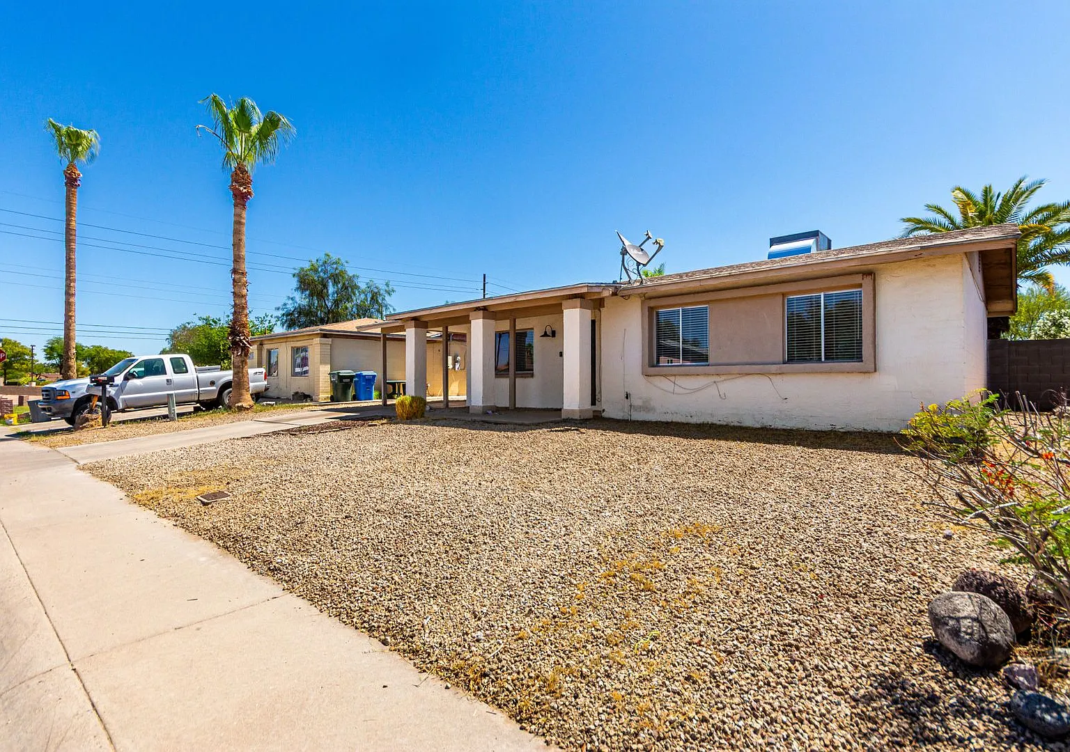 Charming 3 bed 2 bath in the heart of Phoenix! — Photo 3