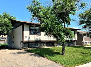 10806 93rd St #A, Grande Prairie, AB T8V1Y4