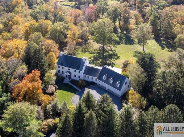 213 Cranbury Neck Rd, Cranbury, NJ 08512