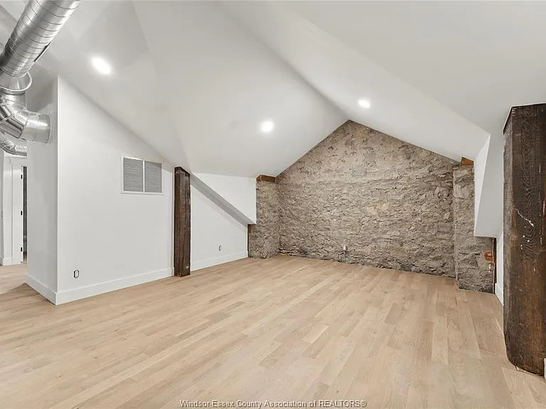 247 Brock St #401 — Photo 33