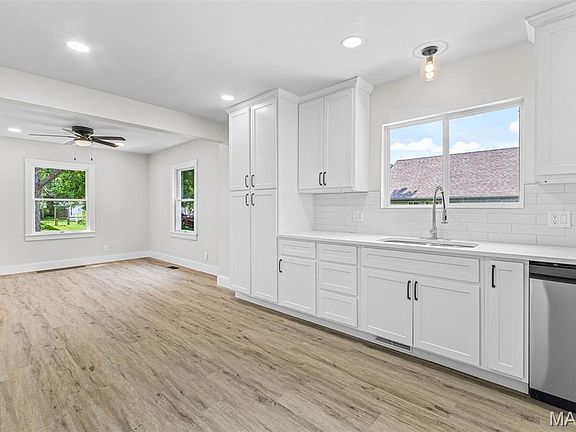 5th image of 408 S A St