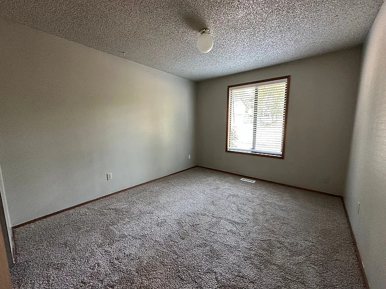 4716 SW Stoddard Dr — Photo 9