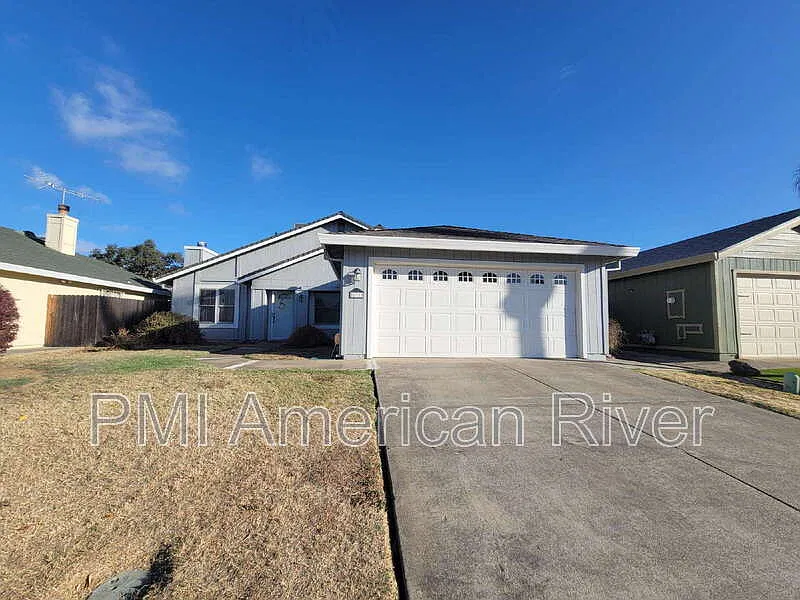 8715 Rooster Way