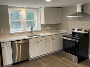 40 Hargrave Ave APT 3, Holliston, MA 01746