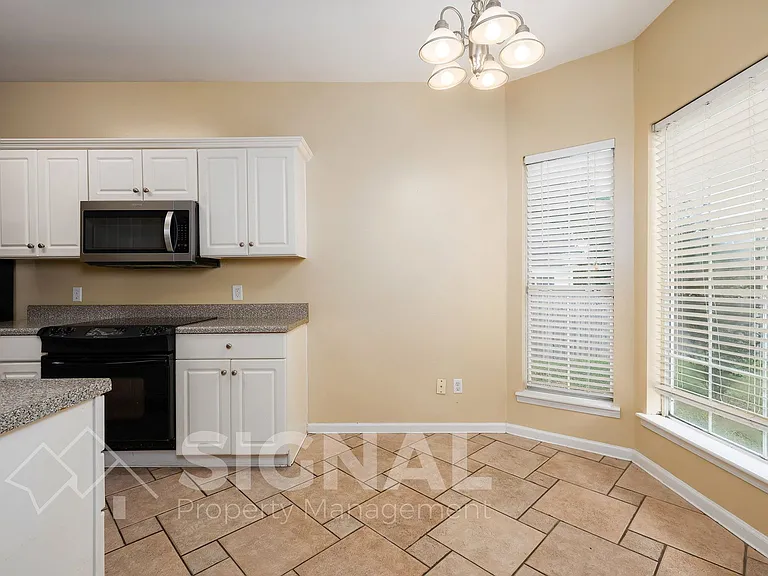 108 Spring Pl — Photo 10