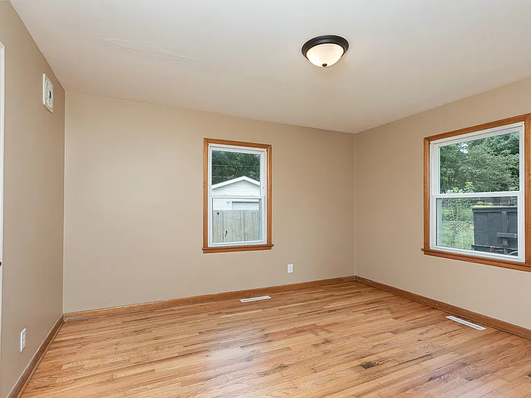 3049 S Parkview Ave — Photo 18