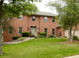 1908 E Gothic Cir, Green Bay, WI 54313