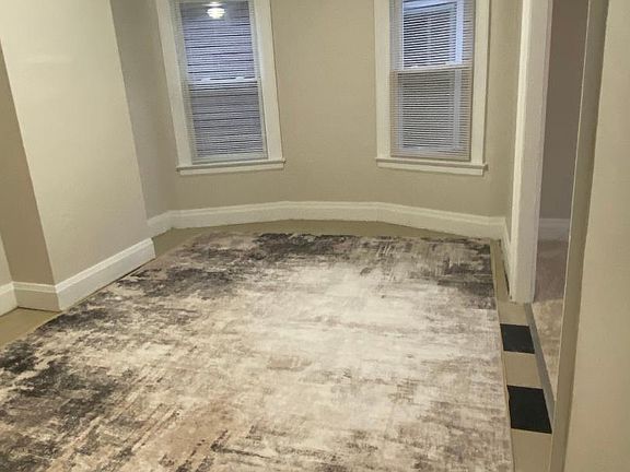 5th image of 409 Hoyt St #2