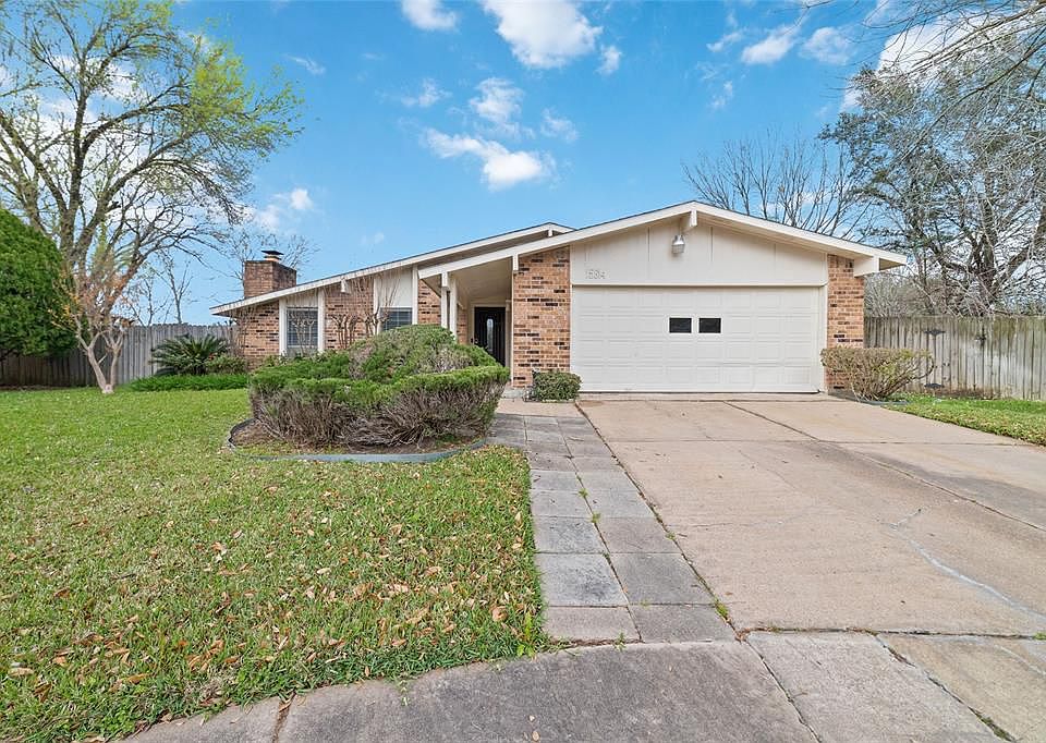 1st image of 15614 Mira Monte Dr