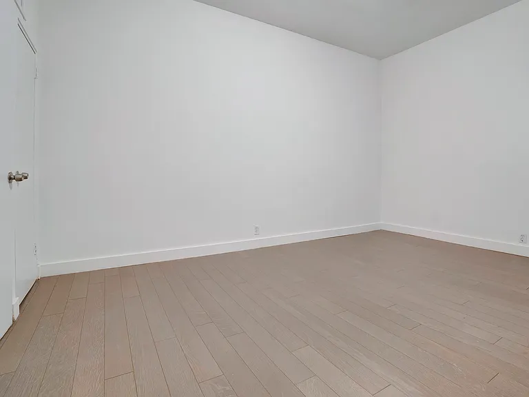 148 E 30th St #3E — Photo 9