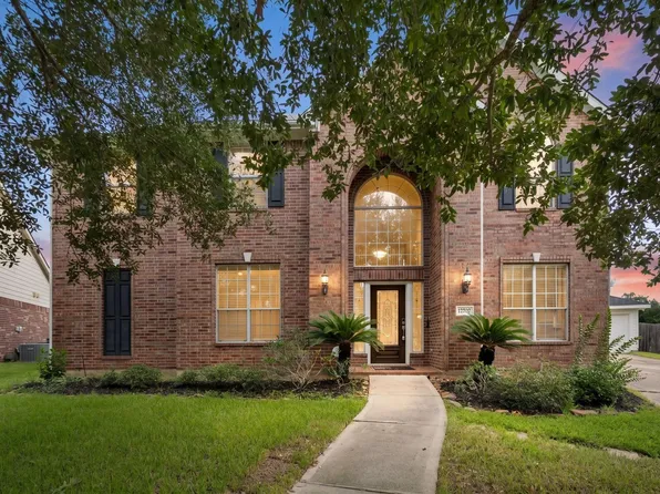 12702 Robins Crest Dr, Tomball, TX 77377